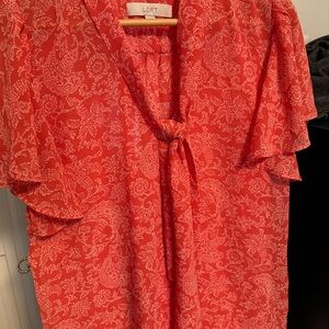 LOFT Women's coral / salmon colored Floral Top